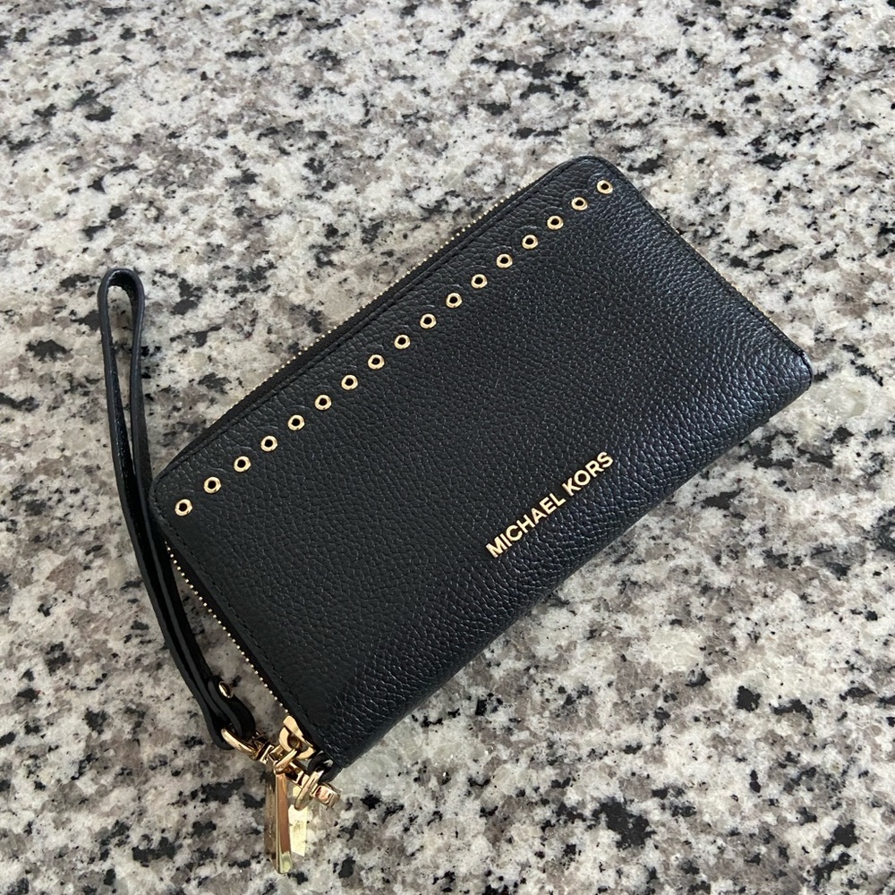 Michael Kors wallet wristlet